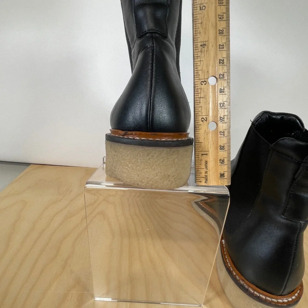 Everlane classic chelsea